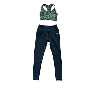 Gymshark set with black leggings and razor back sports bar